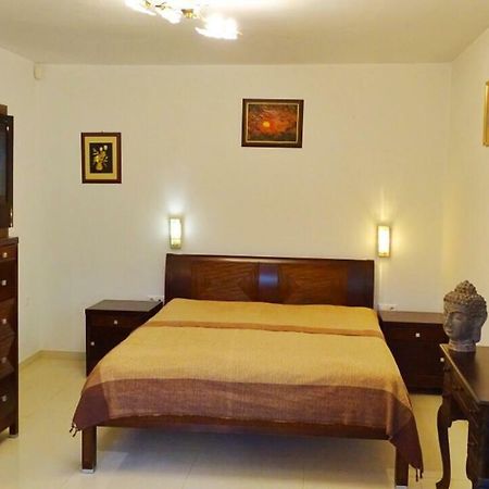 Apartment Kafedral Varna Esterno foto
