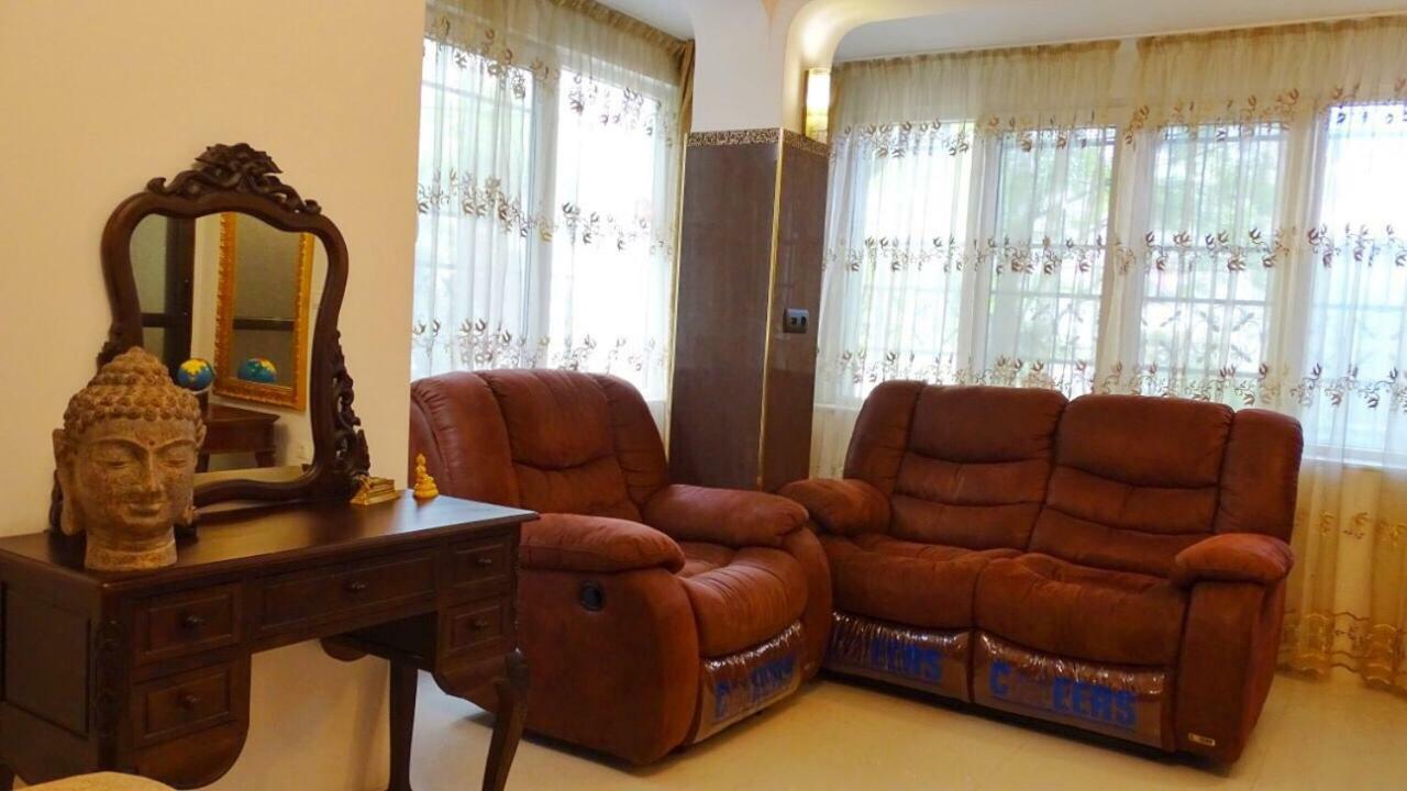 Apartment Kafedral Varna Esterno foto