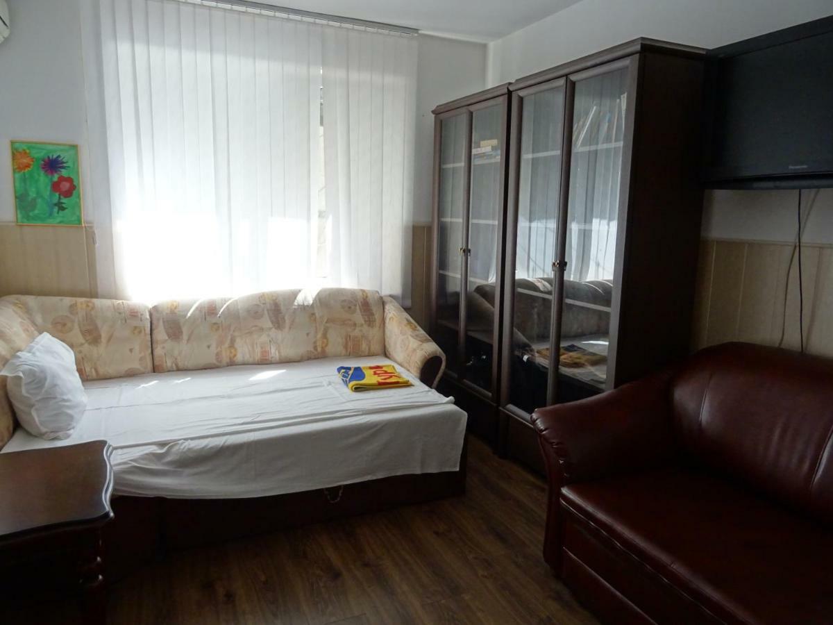 Apartment Kafedral Varna Esterno foto